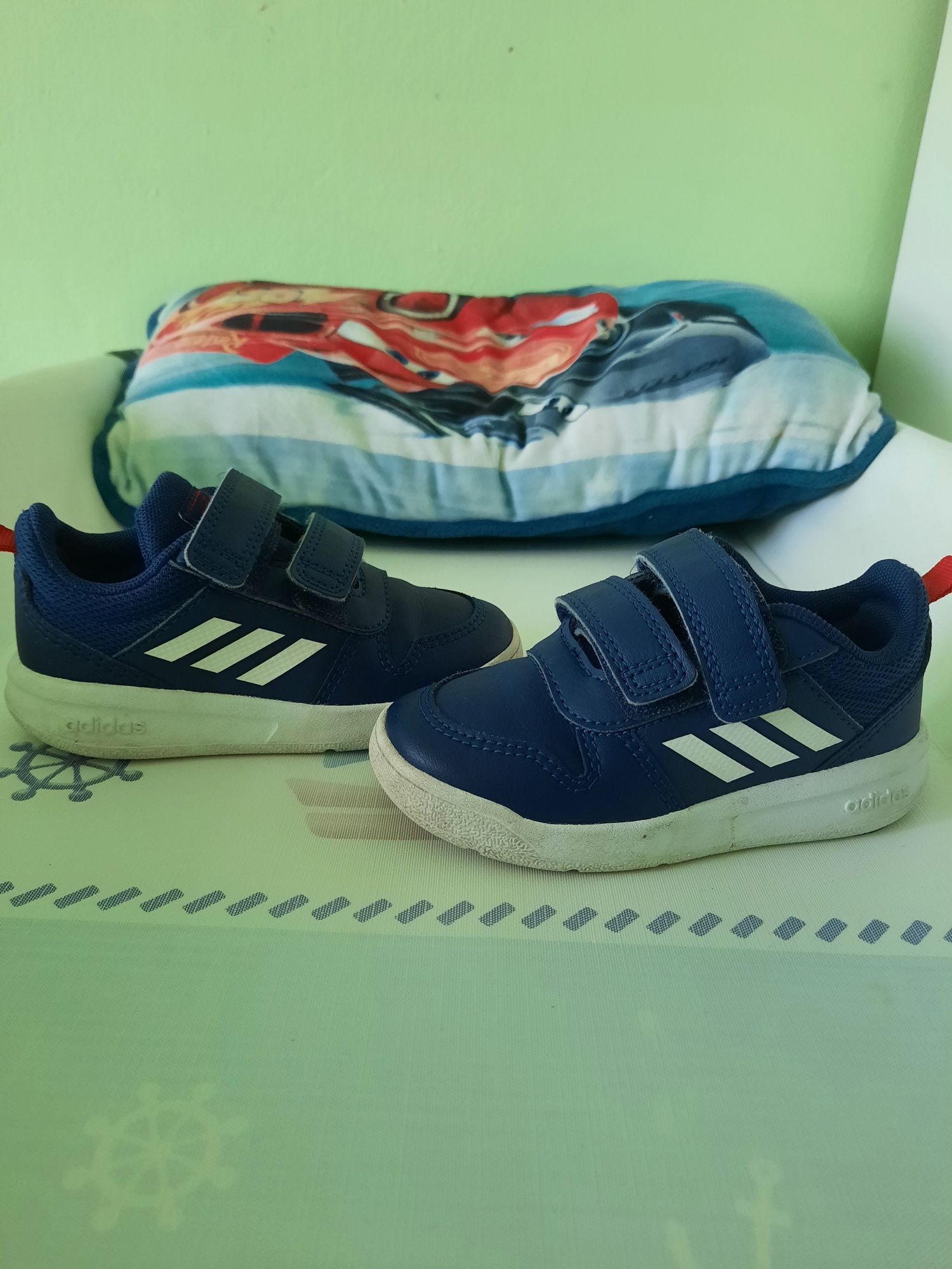 Buty dziecięce adidas r.23