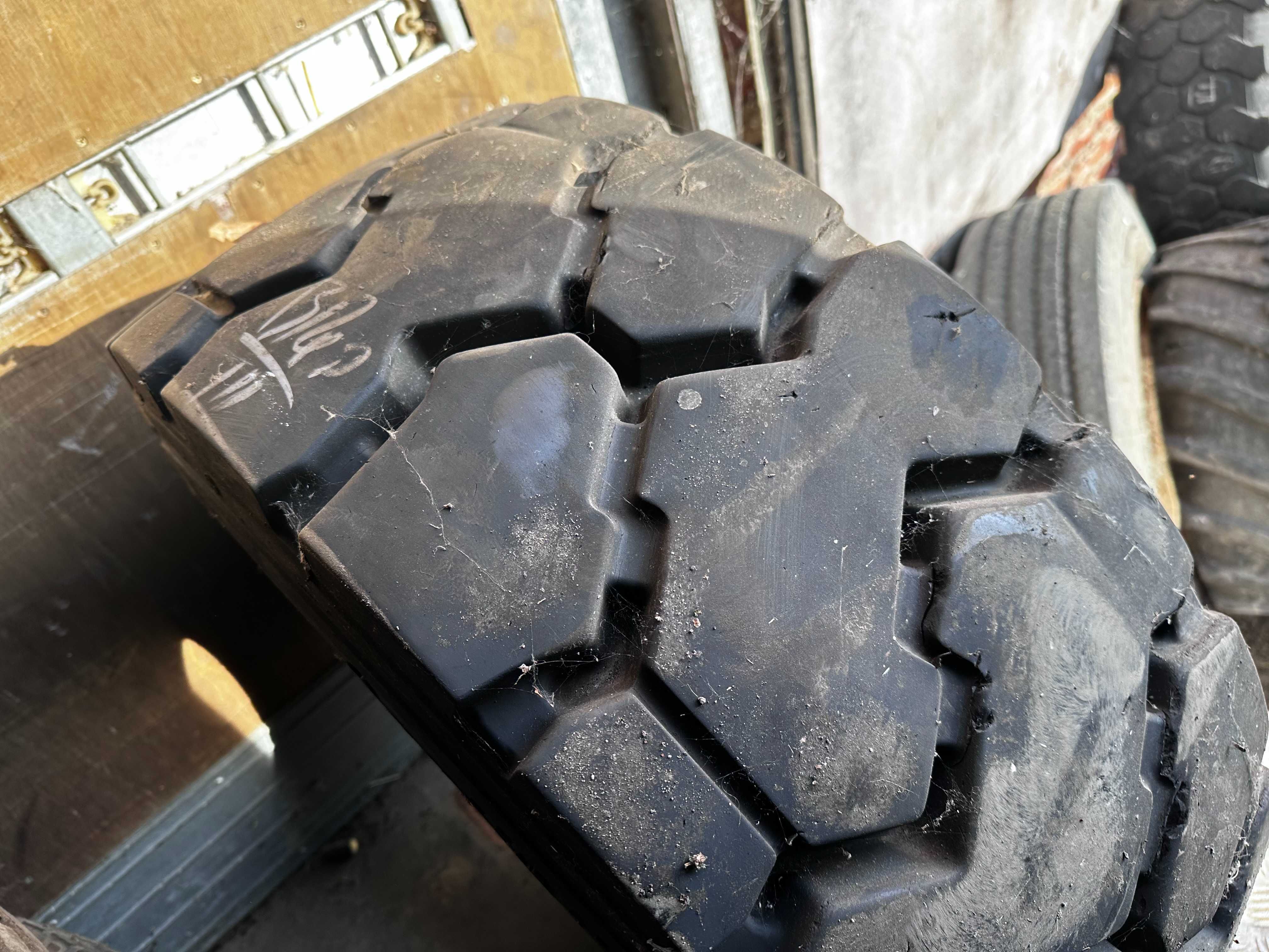 OPONA 300R15 WIDLAK 300-15, 315/70R15, 315/70-15 Continental ContiRT20
