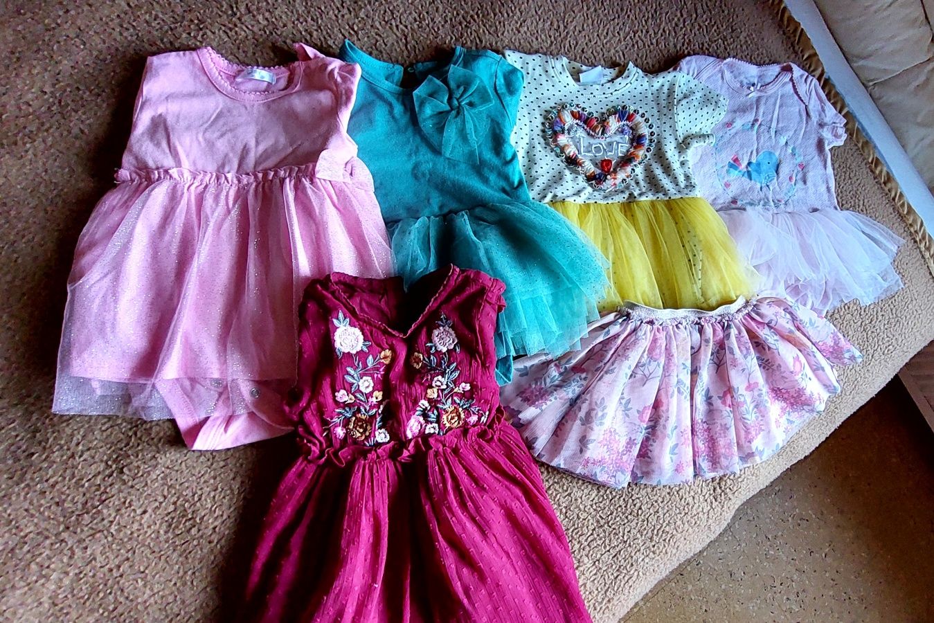 Набір святкових суконь,плаття, боді з фатином для дівчинки 6-12місяців
