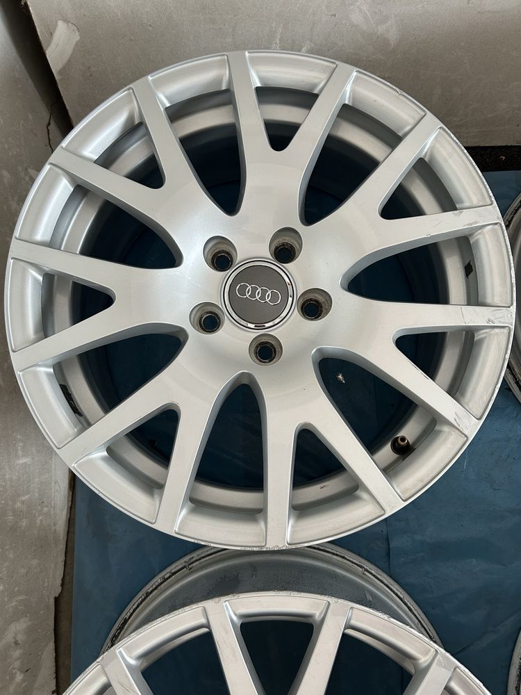 521 Felgi Aluminiowe ORYGINAŁ AUDI R 17 5x112 otwór 57,1 Bardzo Ładne