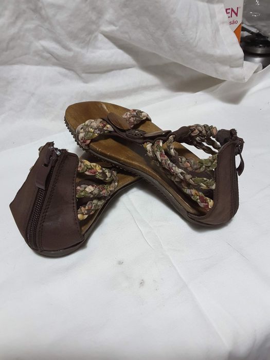 Sandálias menina  - tam 28 - NOVAS