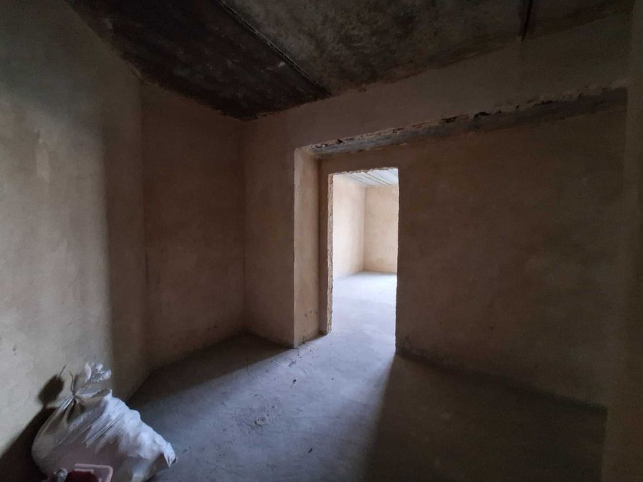 1 к квартиру ,н/б здана  Коновальця-Опришів Гаряча ціна -640 -1 м