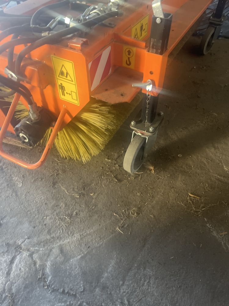 Zamiatarka Agata 1600 pronar
