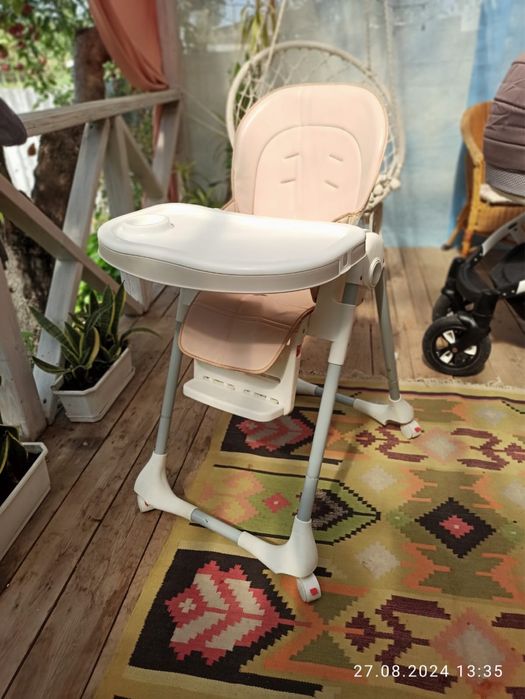 Дитяче крісло для годування