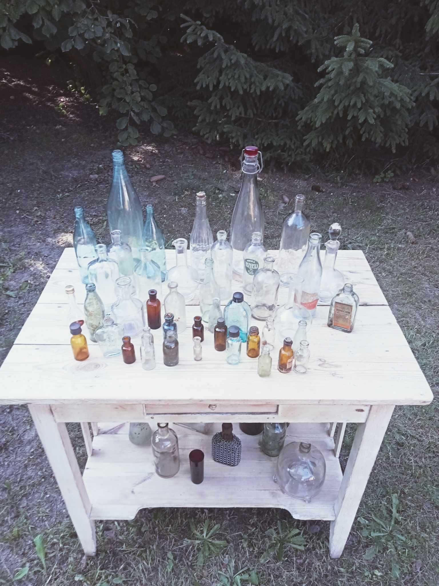 Różne starego typu buteleczki