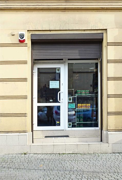 Sprzedam 42 m2 lokal handlowy przy Placu Barlickiego, Zielony Rynek