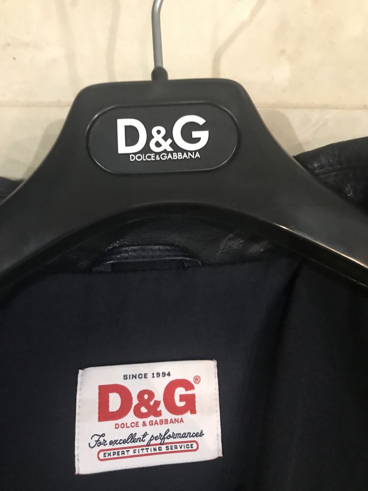 Кожаная куртка от Dolce&Gabbana.