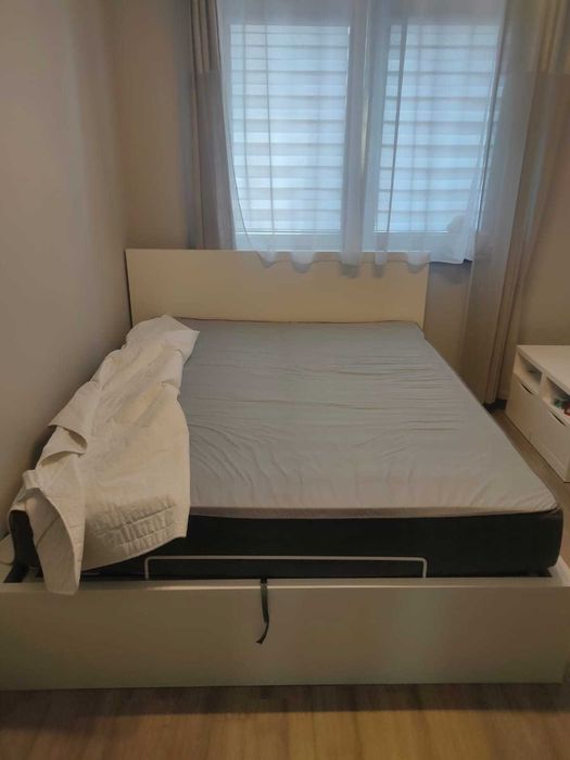 Używane łóżko podwójne z materacem z Ikei 180-200 sm