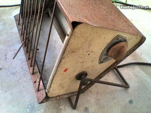 Aquecedor eléctrico antigo, design escandinavo