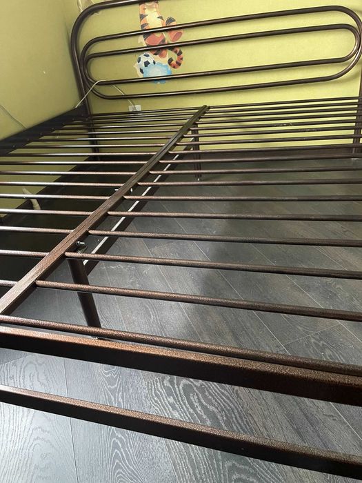 Срочно продается кровать двухспальная!