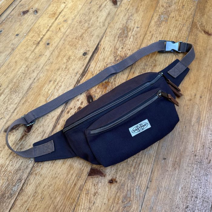 Сумка Eastpak бананка сіра найк месенджер чоловічий найк кархарт стуси