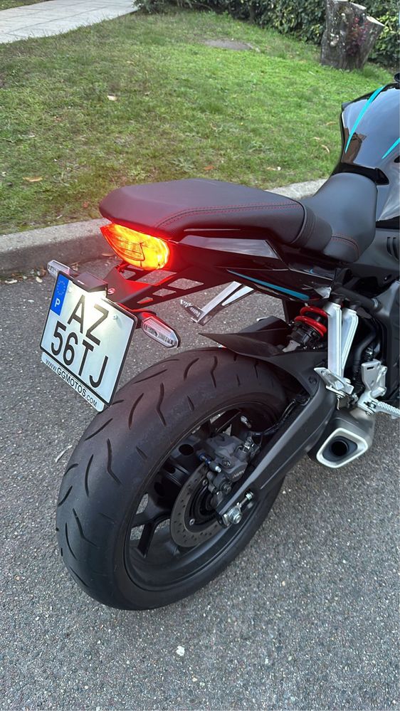 Honda CBR650R impecável – não limitada + extras