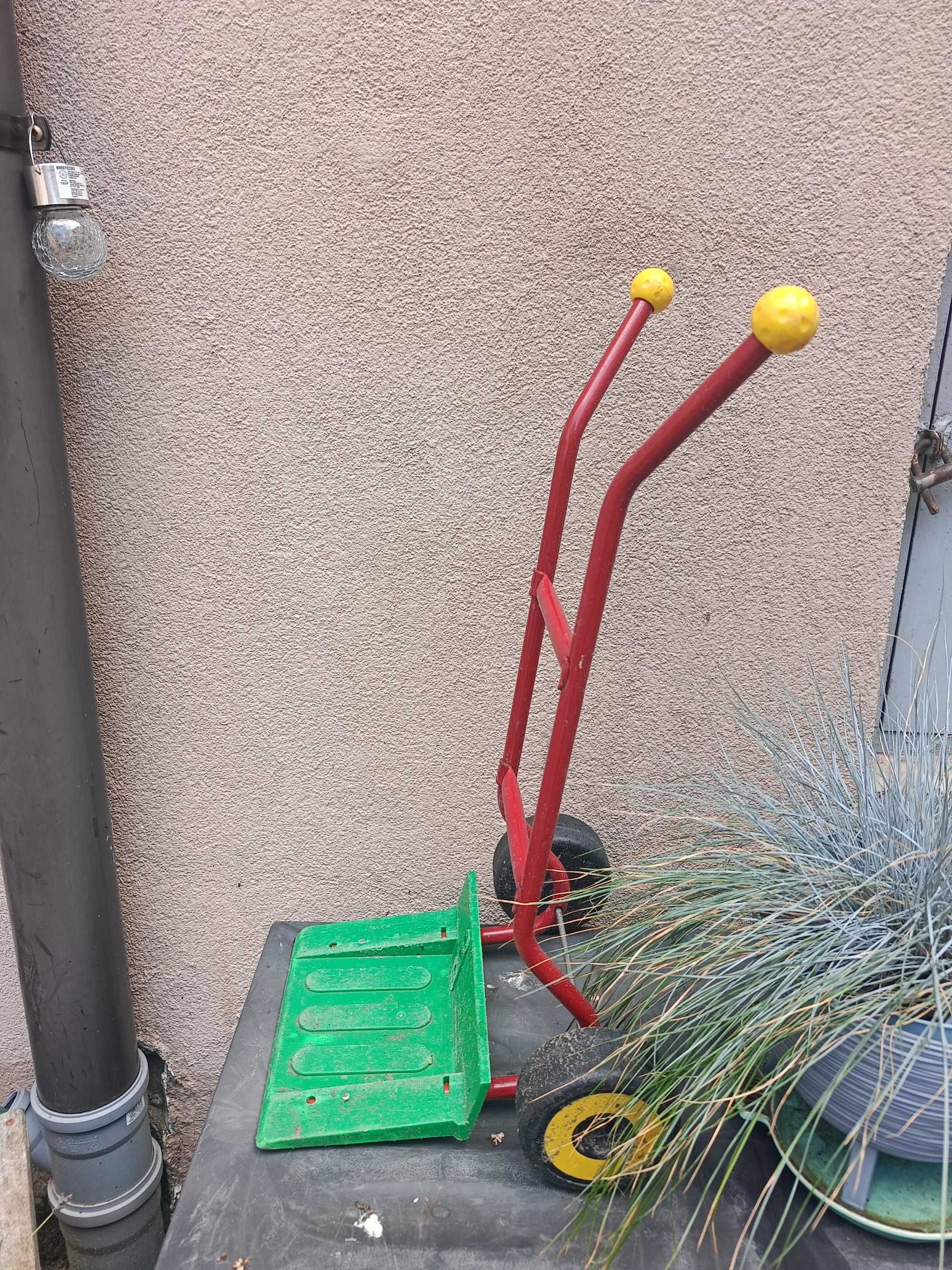 Wózek transportowy dla dzieci – taczka