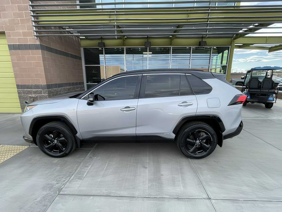 Toyota RAV4      2020