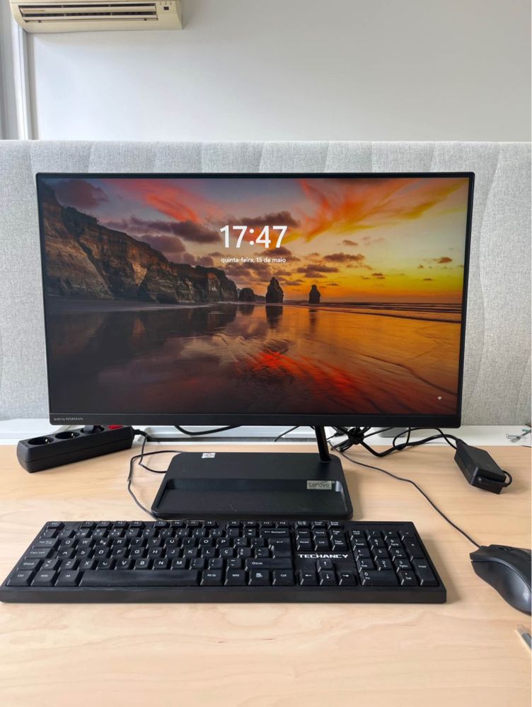 Computador All-in-One Lenovo IdeaCentre AIO 3 24” – Excelente estado
