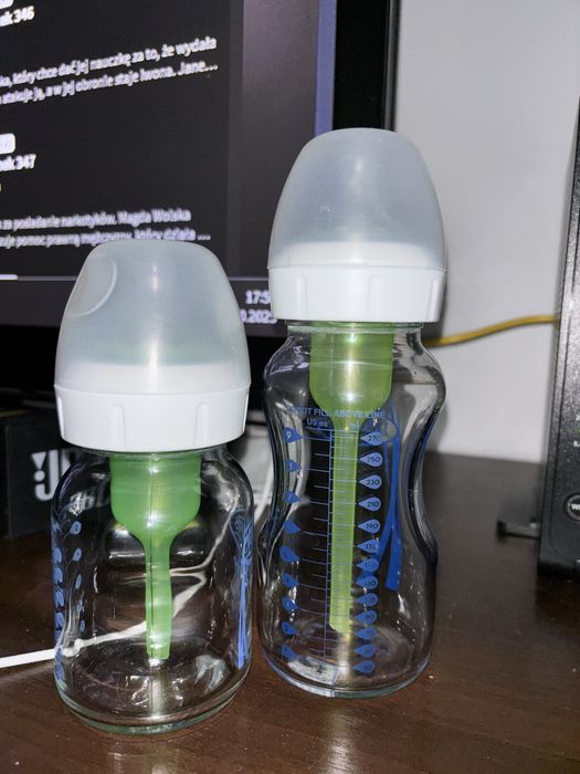 Dwie szklane butelki dr brown’s