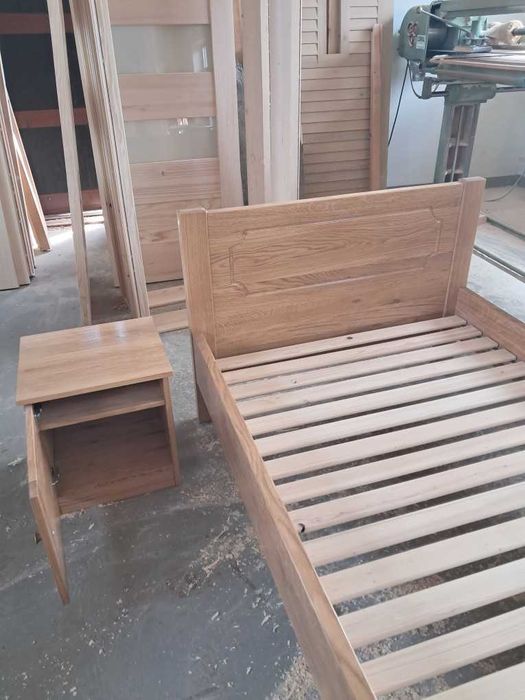 Łóżko drewniane dębowe 110/200 cm , szafka nocna gratis