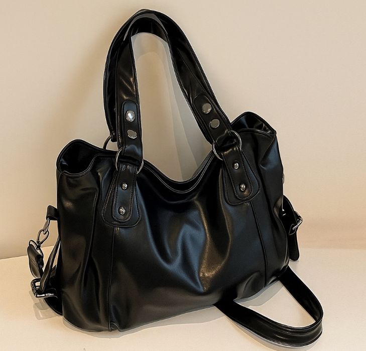 Стильна чорна жіноча сумка