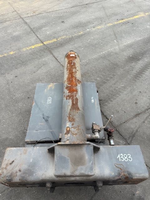 SIŁOWNIK hydrauliczny HYVA do naczepy ze zbiornikiem