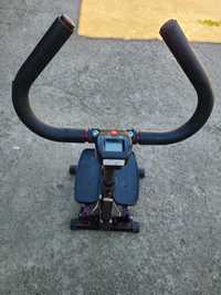 Swing stepper z uchwytem