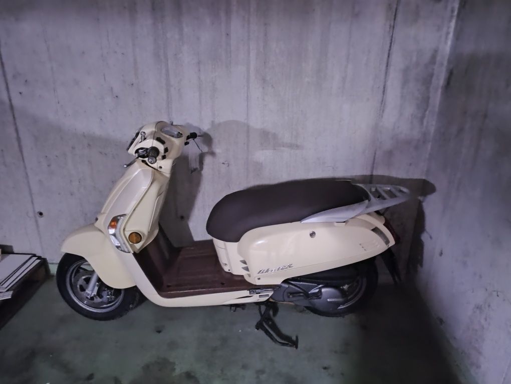 Kymco Like 125 jak Vespa