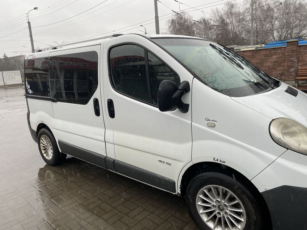 Renault trafiс пасажир