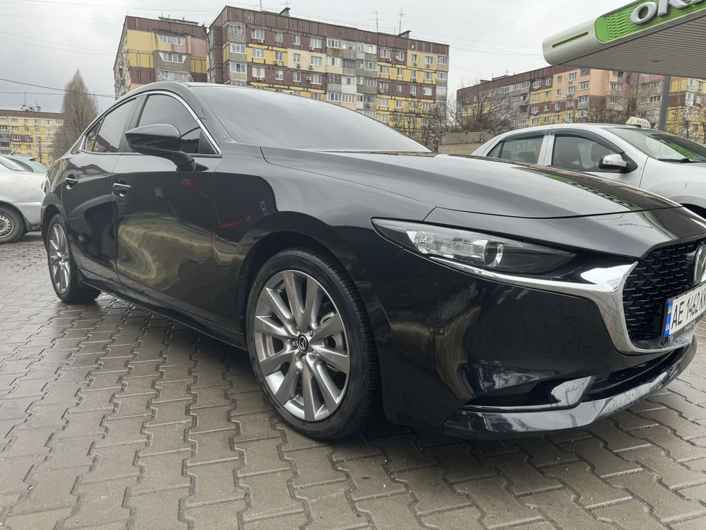 Mazda 3  год 2021