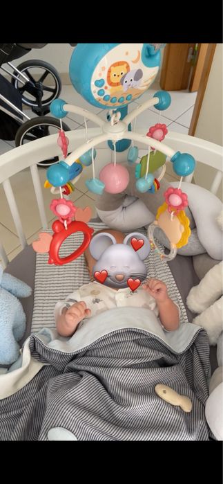 Musical mobile for baby bed/Centro de Música para Berço