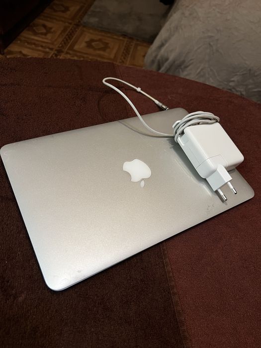 MacBook Air 11” (A1370, Mid 2011)