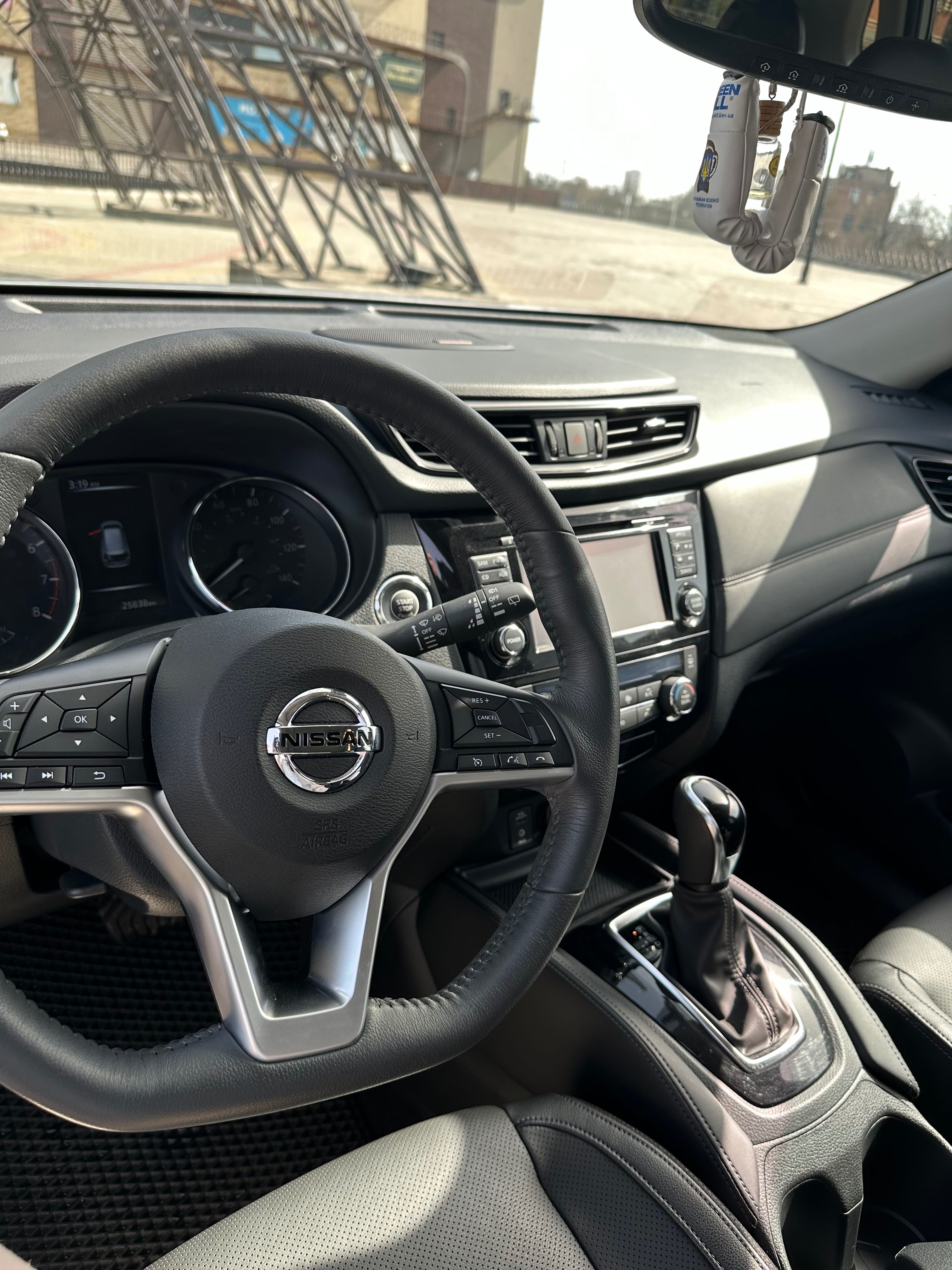 Продам Nissan Rogue 2017