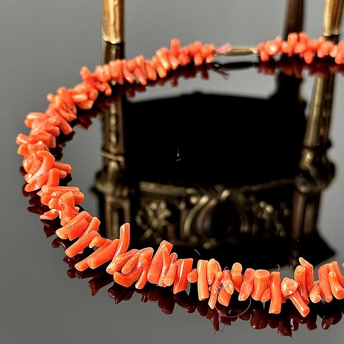 Naszyjnik z naturalnych czerwonych Korali, wykonane około 1920 roku