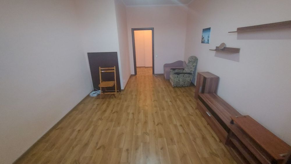 Простора 2-кімнатна квартира 73 м² вул. Миколи Закревського 93-А