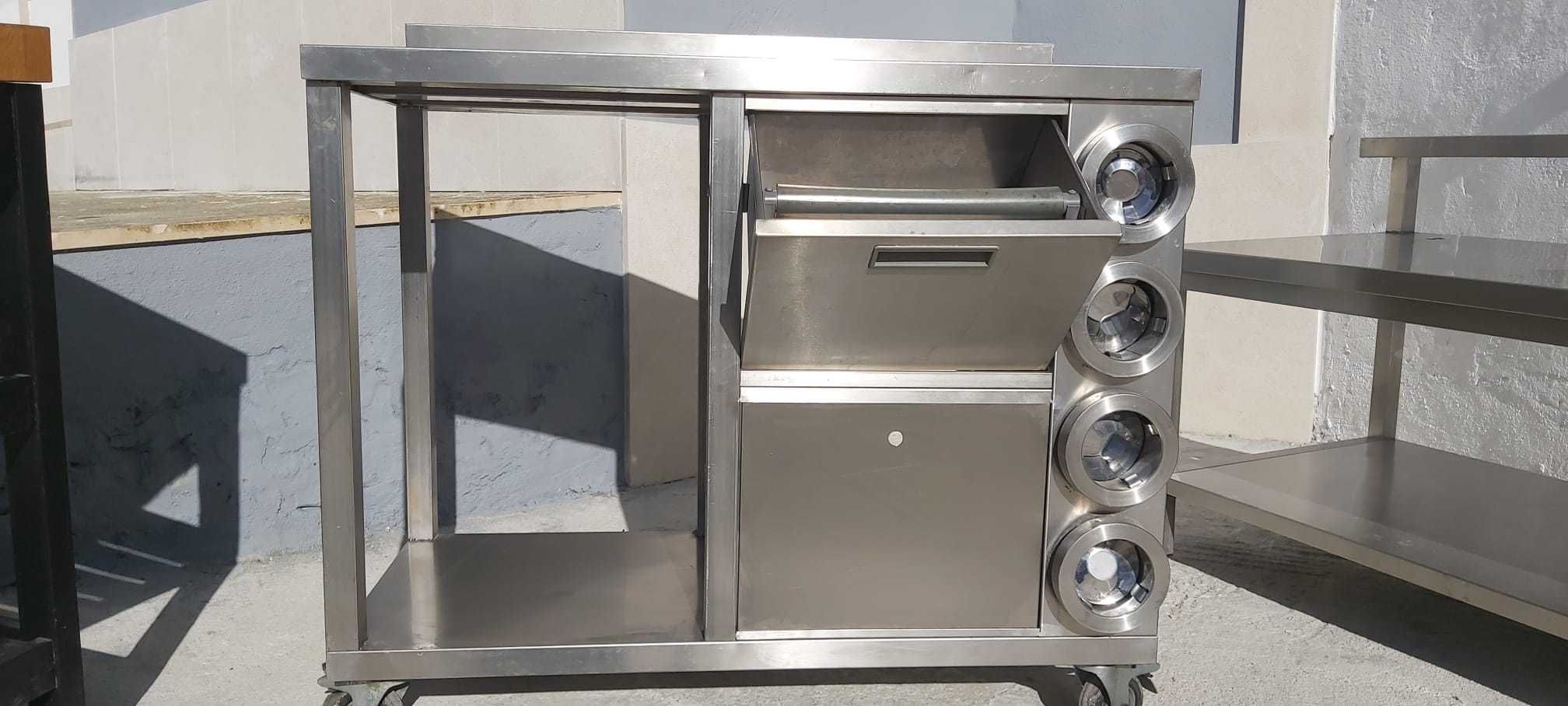 Bancada em inox com bate borras e suporte para copos