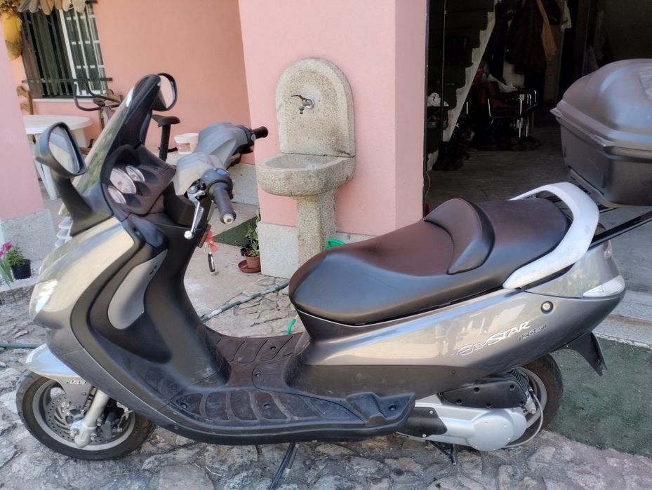 Tenho esta mota para vender