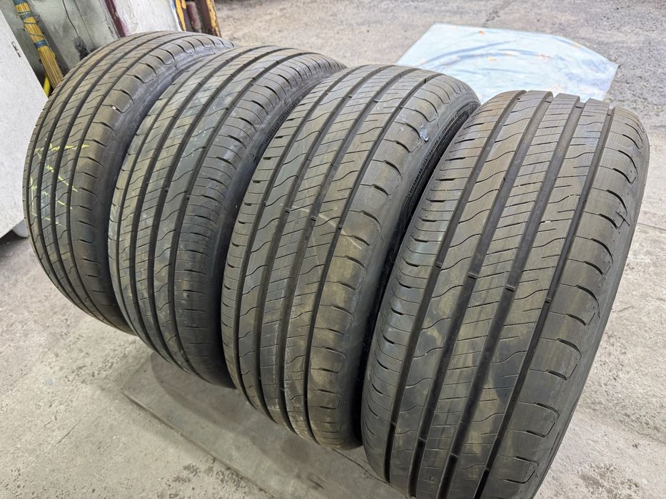Шины, Резина Goodyear EfficientGrip 2 SUV 235/55 R19 105V