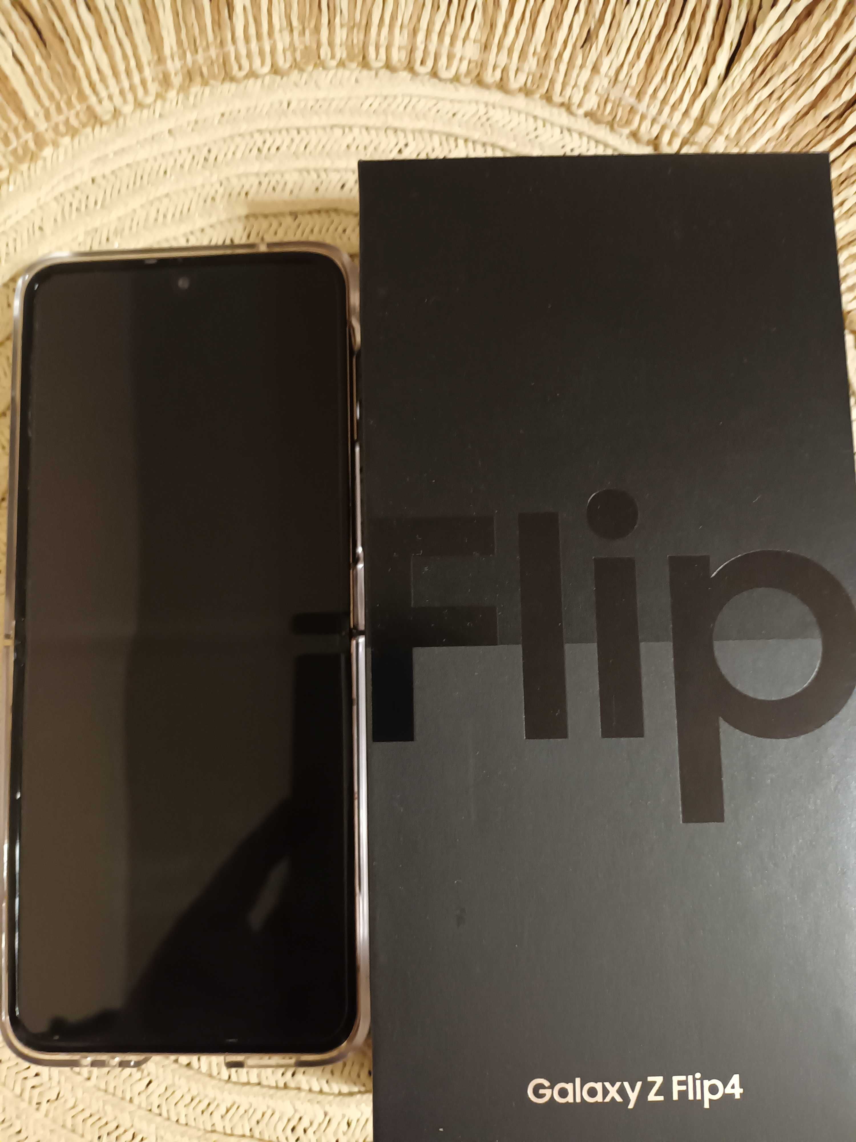 Sprzedam samsunga Flip 4 s.bardzo dobry