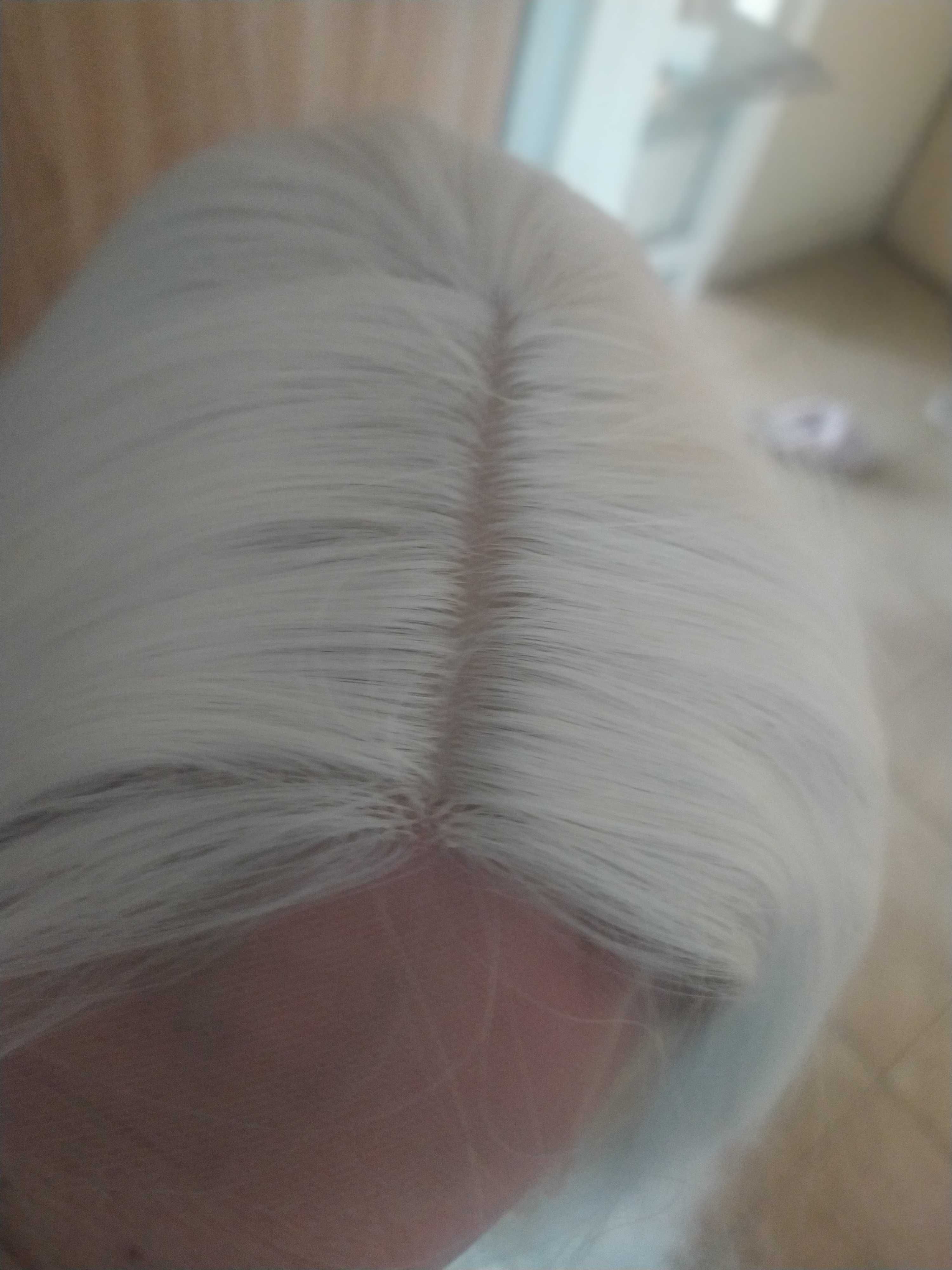 Peruka. Piękna blond peruka lace front.