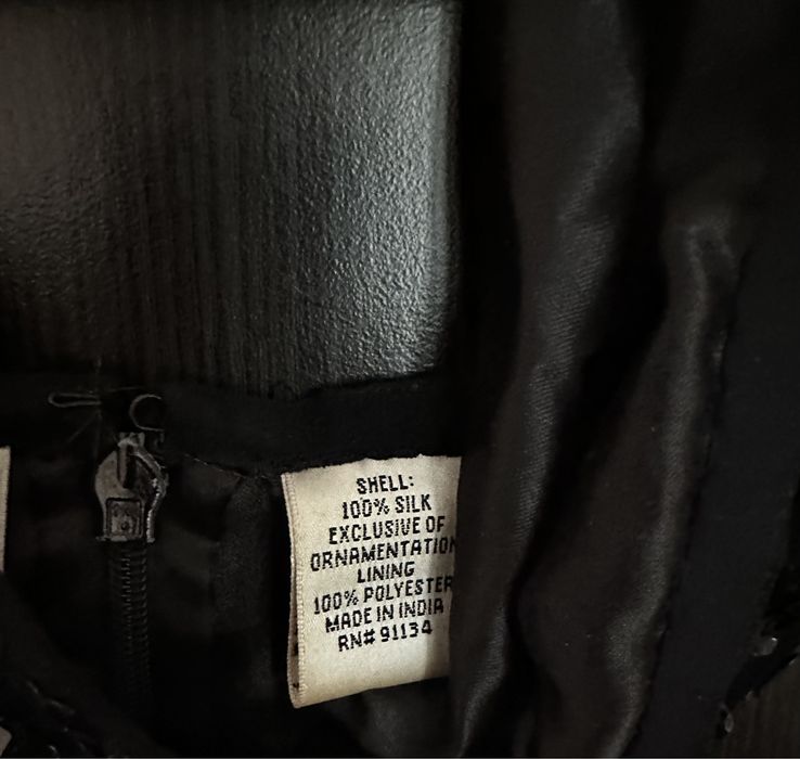 Женское шелковое платье черного цвета SCALA