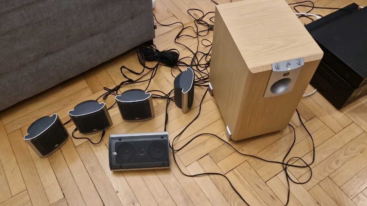 Zestaw głośników JBL 5.1 z soobwoferrem JBL SCS 138