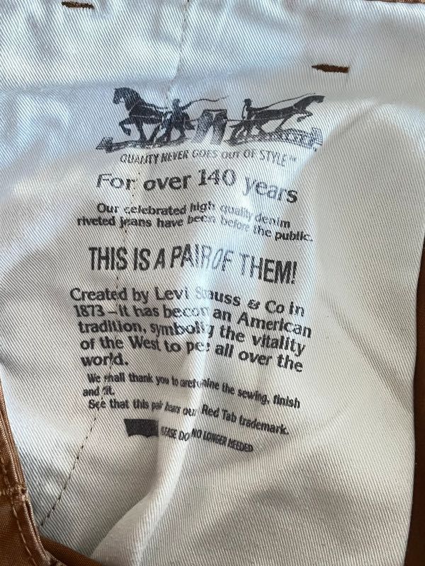 Calças Levis Chino Castanhas – Homem – Tamanho 33x34