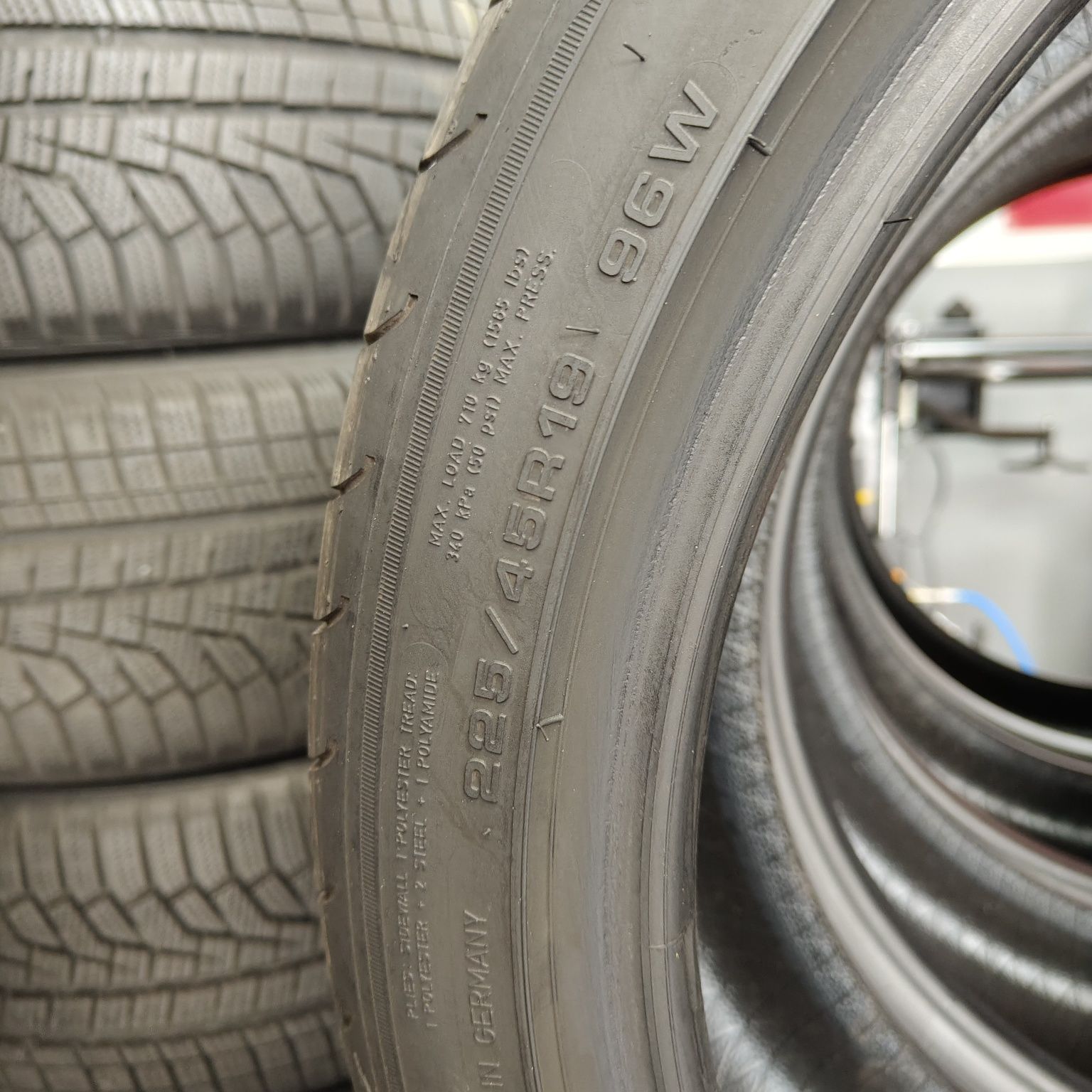 225/45/19 XL Run Flat Goodyear