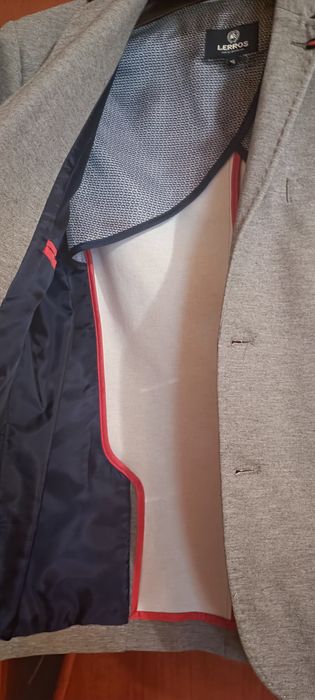 Трикотажний піджак. Стан нового.