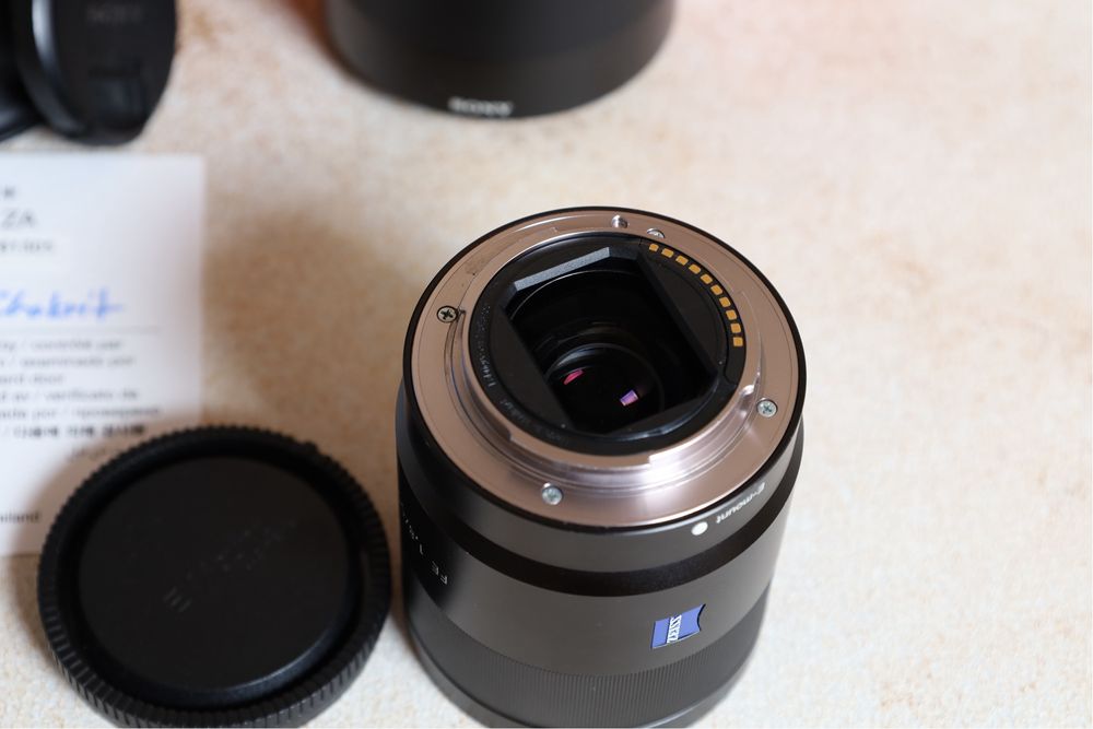 Об'єктив Sony FE 55 mm f/1.8 ZA Sonnar T*Carl Zeiss (SEL55F18Z)