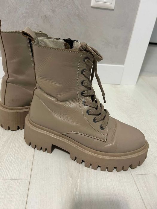 Продам теплі зимові натуральні шкіряні напівсапожки 38 розміру