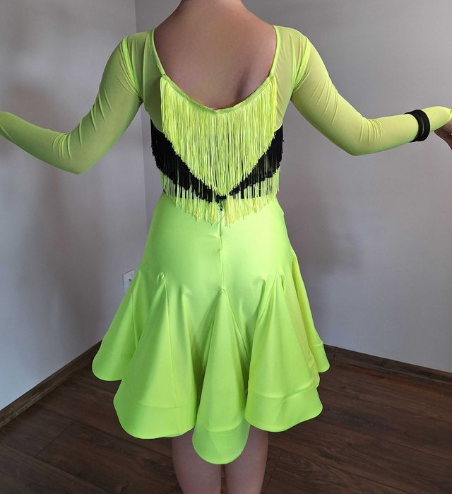Sukienka do tańca latino żółta neonowa z czarnym niezdobiona