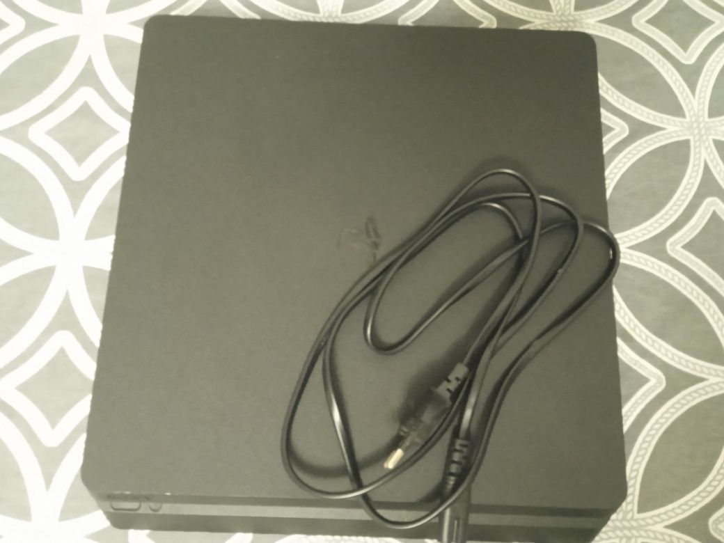Playstation 4 Slim 1 TB / PS4 Slim в доброму стані + прошивка