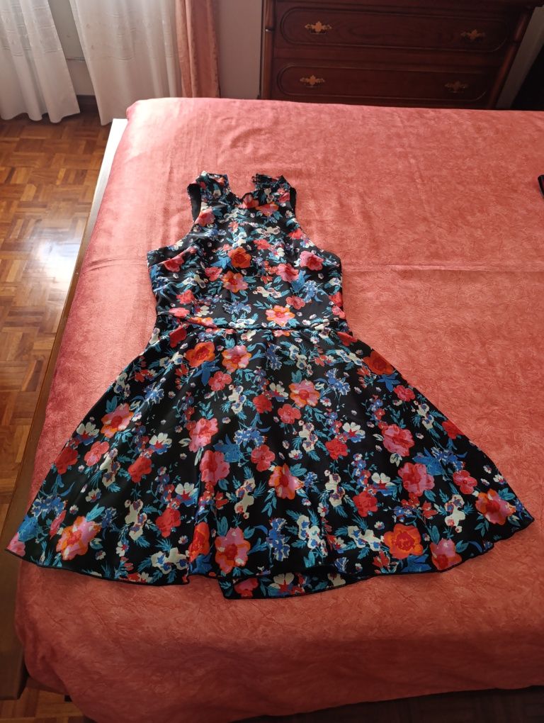 Vestido verão aberto nas costas