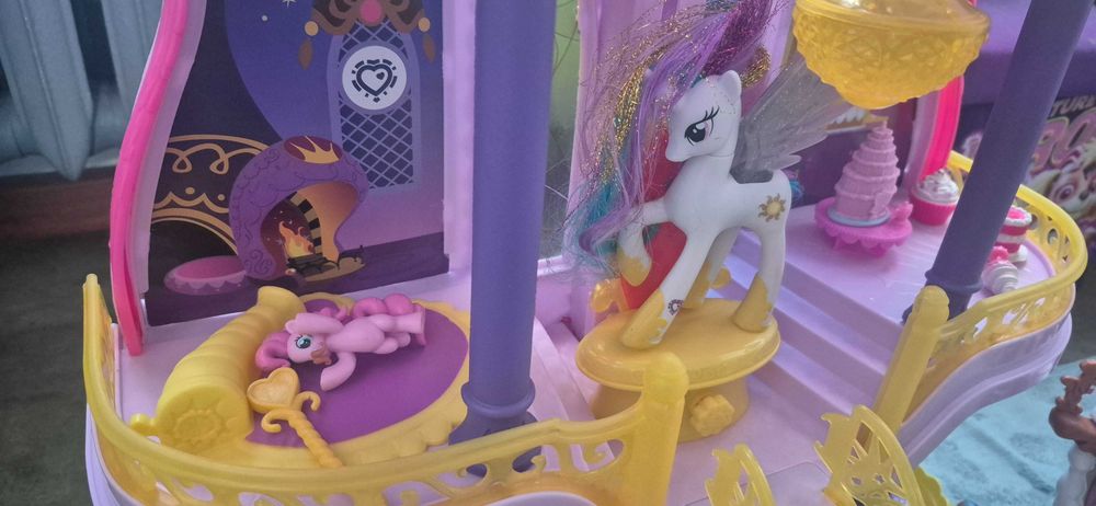 Zamek my Little Pony Canterlot