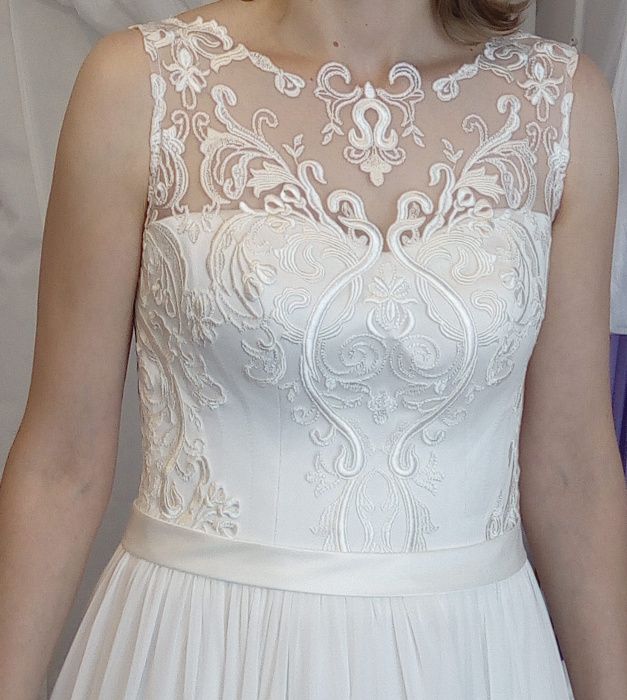 Sprzedam przepiękną suknię ślubną 36/38 - użytą tylko raz! :)
