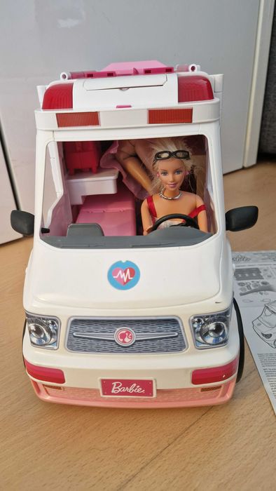 Barbie – Ambulância (3+)